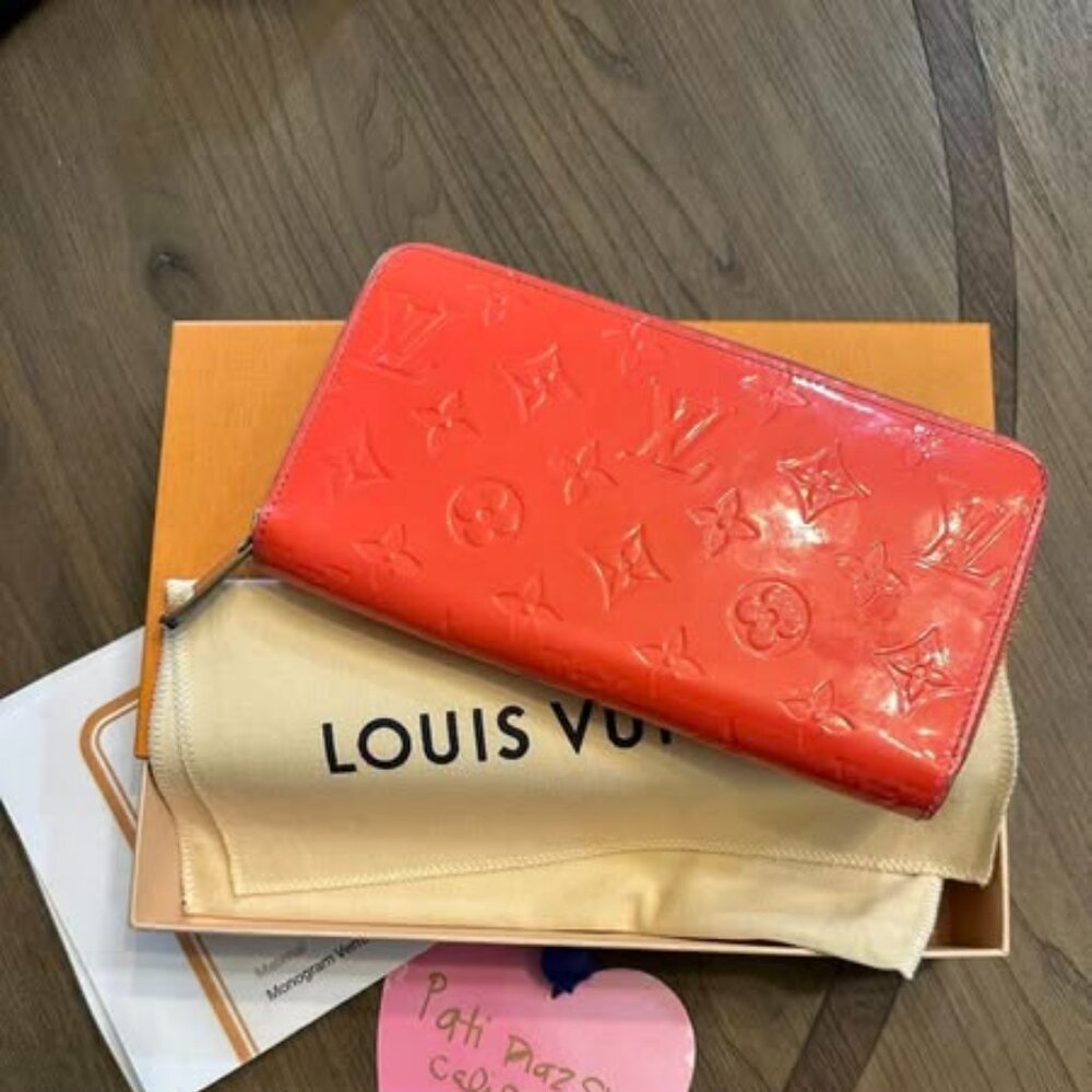 Louis Vuitton Pink  Vernis Monogram Long Zippy Wallet